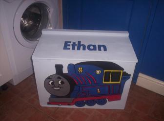 RNR Wood Products - Personalized Toy Box - with Character