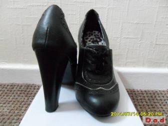 lovely ladies shoes size 3