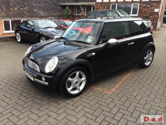 MINI COOPER BLACK,LOW MILES TAXED,MOT'D  2 KEYS  READY TO DRIVE AWAY